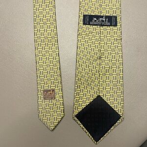 Hermès logo tie in yellow